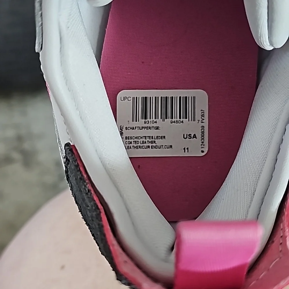 NWT Reebok Athletic Shoes - Picture 5 of 6